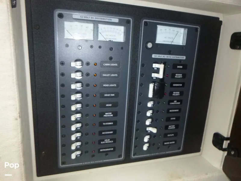 Slide: The Image of Cobalt 303 Day Cruiser 2011 - 14670027