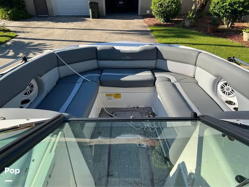 Slide: The Image of Lots Of Seating - 15311981