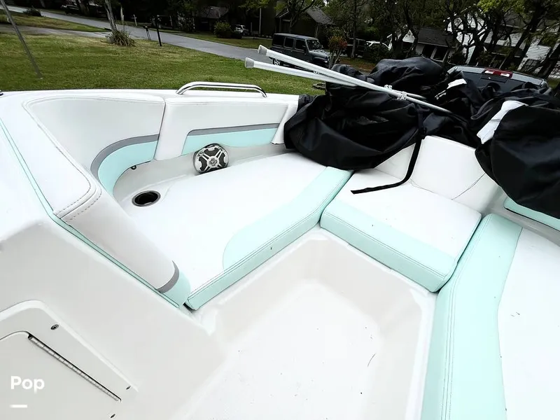 Slide: The Image of Bow Seating - 15358800