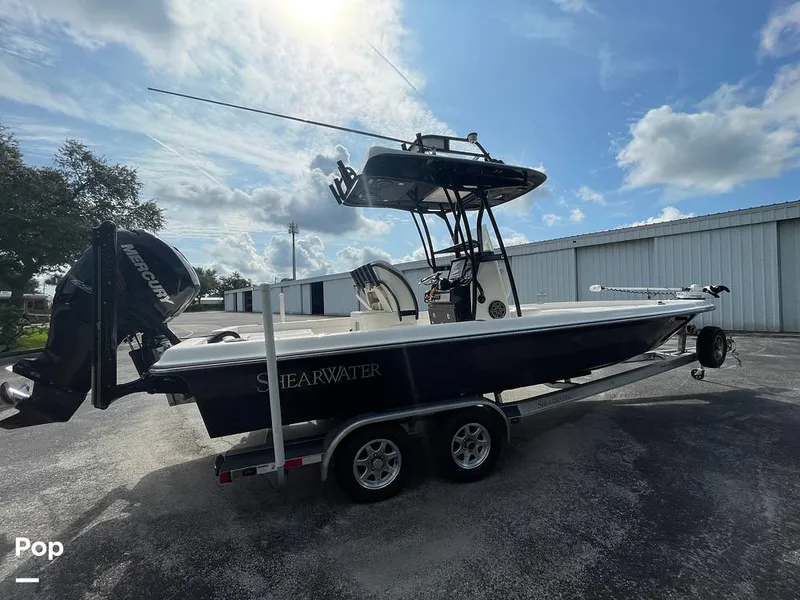 Slide: The Image of Shearwater 25 LTZ Limited Edition 2018 - 14707600