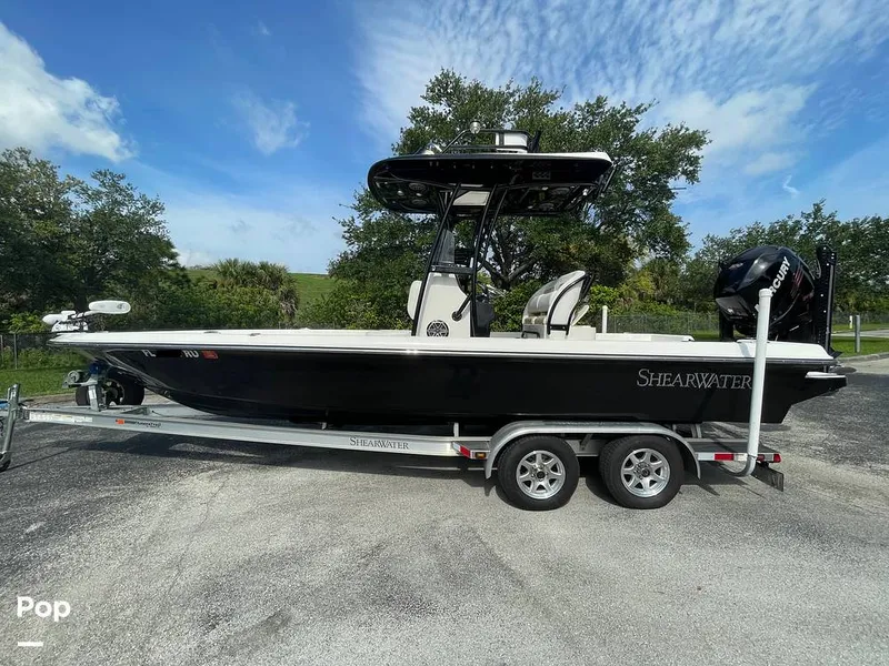 Slide: The Image of Shearwater 25 LTZ Limited Edition 2018 - 14707587