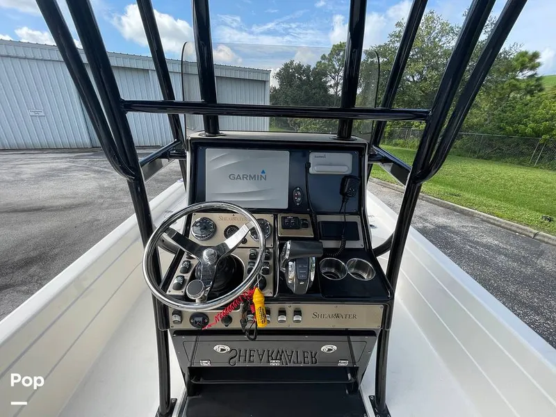 Slide: The Image of Shearwater 25 LTZ Limited Edition 2018 - 14707615