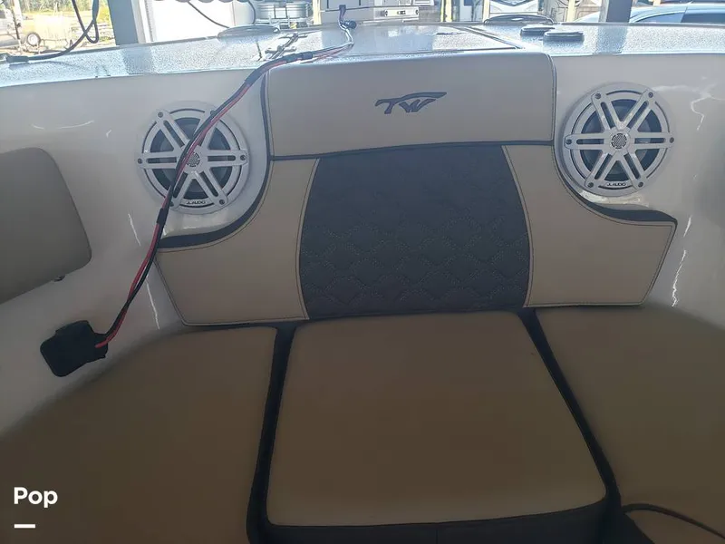 Slide: The Image of Tidewater 232CC Adventure 2023 - 14790401