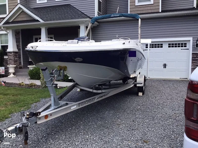 Slide: The Image of Hurricane SunDeck Sport 192 RL OB 2021 - 15738366