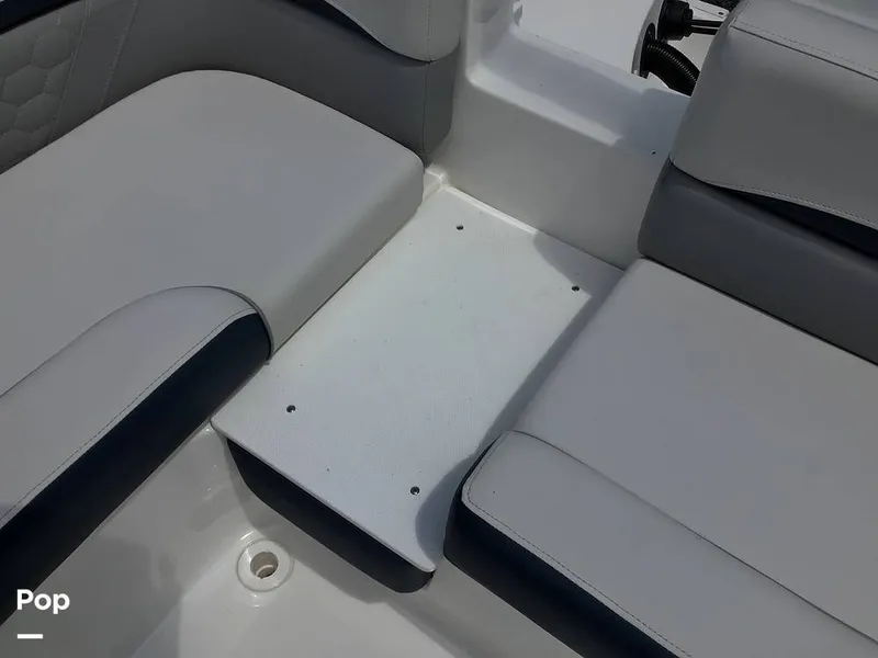 Slide: The Image of Hurricane SunDeck Sport 192 RL OB 2021 - 15738396