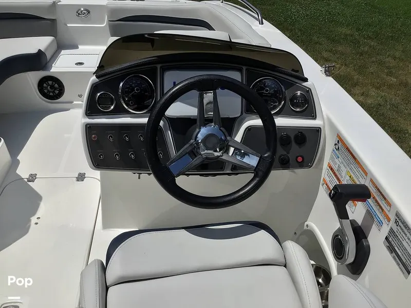 Slide: The Image of Hurricane SunDeck Sport 192 RL OB 2021 - 15738399