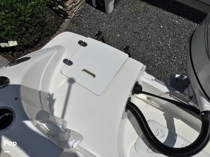 Slide: The Image of Hurricane SunDeck Sport 192 RL OB 2021 - 15738406