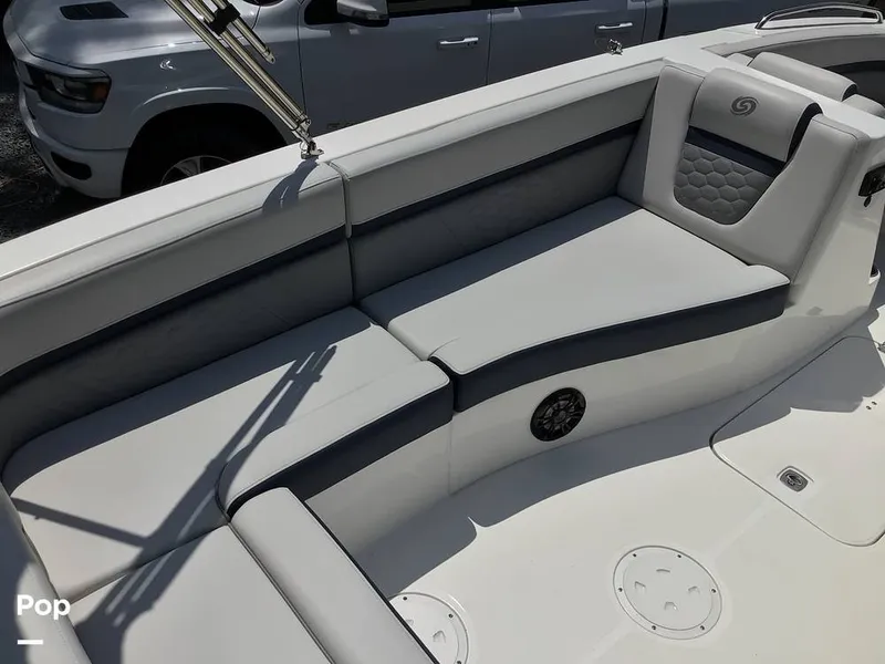 Slide: The Image of Hurricane SunDeck Sport 192 RL OB 2021 - 15738408