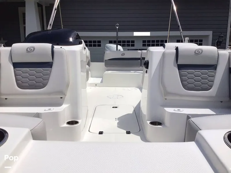 Slide: The Image of Hurricane SunDeck Sport 192 RL OB 2021 - 15738420