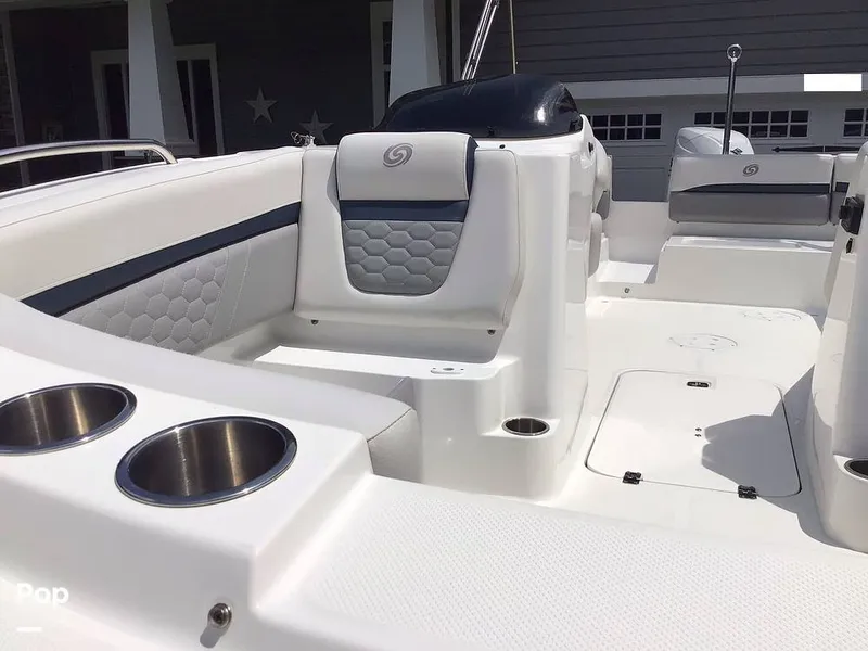 Slide: The Image of Hurricane SunDeck Sport 192 RL OB 2021 - 15738421