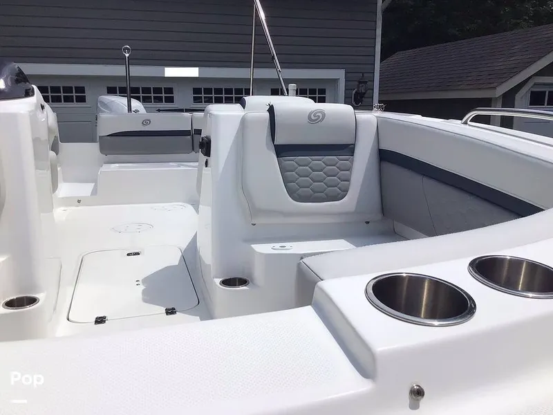 Slide: The Image of Hurricane SunDeck Sport 192 RL OB 2021 - 15738422