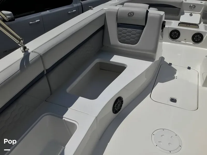 Slide: The Image of Hurricane SunDeck Sport 192 RL OB 2021 - 15738431