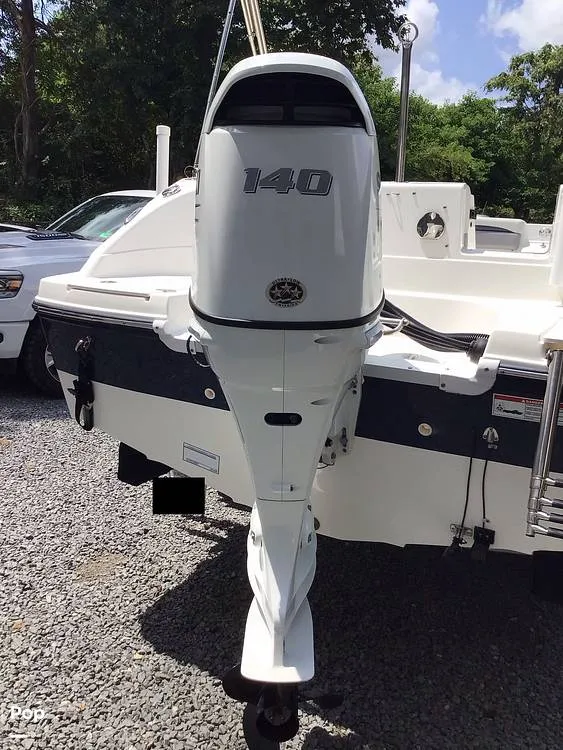 Slide: The Image of Hurricane SunDeck Sport 192 RL OB 2021 - 15738371