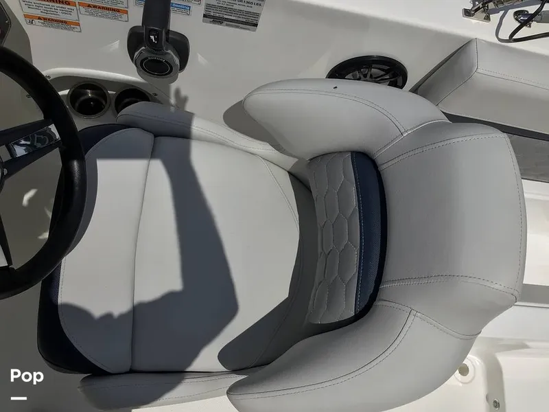 Slide: The Image of Hurricane SunDeck Sport 192 RL OB 2021 - 15738442