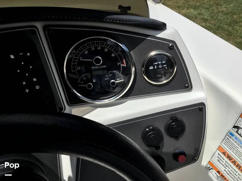 Slide: The Image of Hurricane SunDeck Sport 192 RL OB 2021 - 15738445