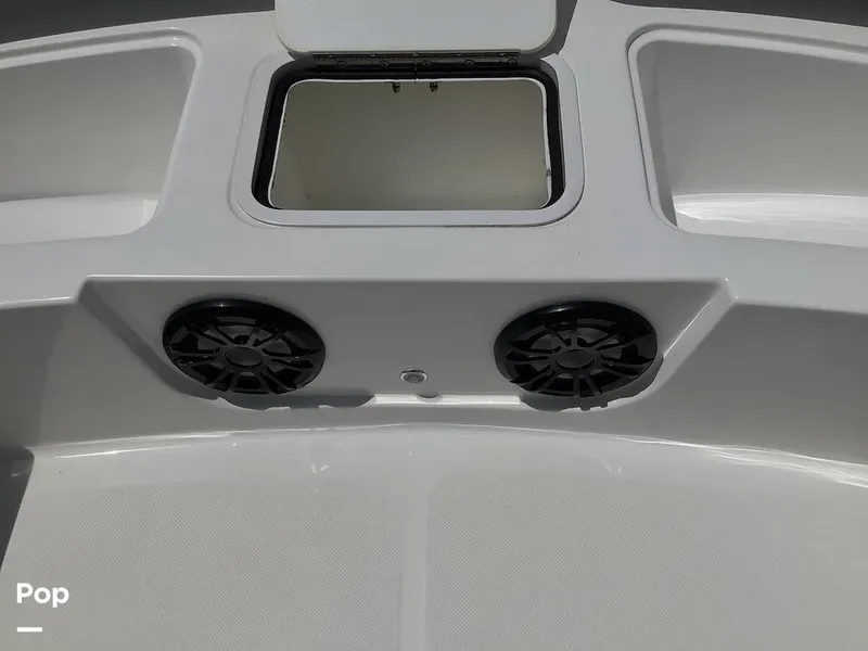 Slide: The Image of Hurricane SunDeck Sport 192 RL OB 2021 - 15738453