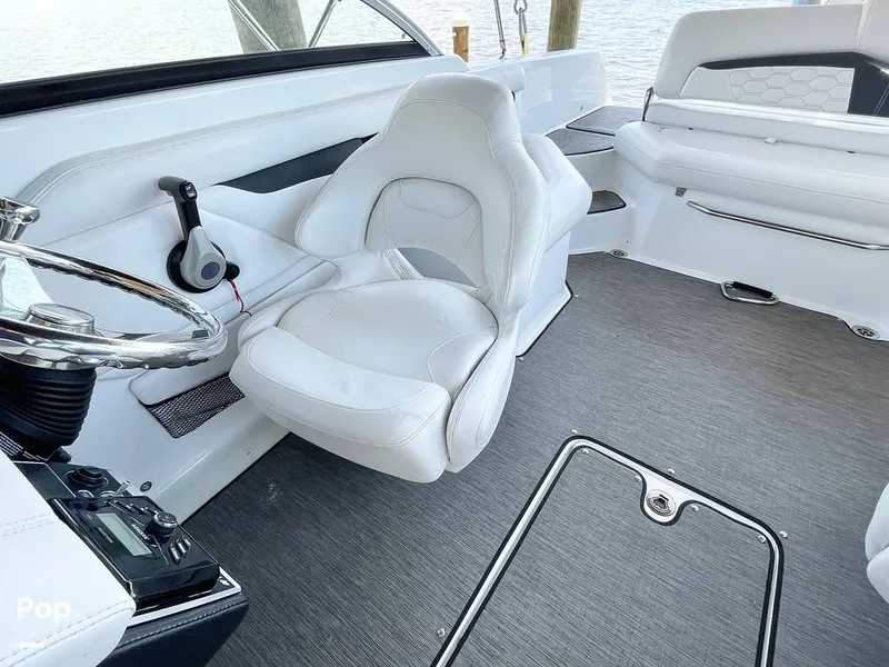 Slide: The Image of Captain's Chair - 14742504