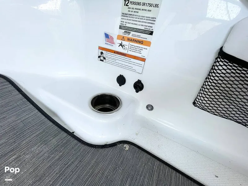 Slide: The Image of 12 V DC Outlets - 14742518