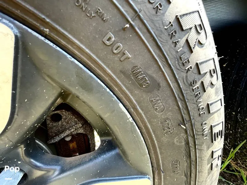 Slide: The Image of Tire Date Code - 14742673