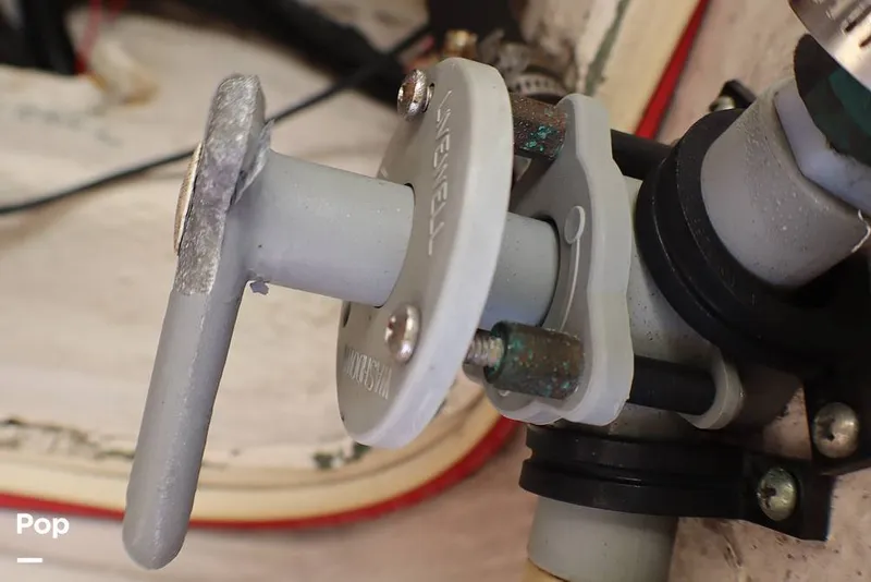 Slide: The Image of Grady-White 252 Sailfish 1994 - 16339415