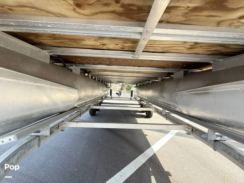 Slide: The Image of Bentley 220 FNC 2023 - 16242134