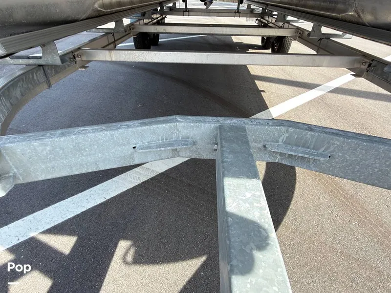 Slide: The Image of Bentley 220 FNC 2023 - 16242138