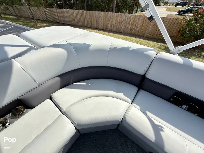 Slide: The Image of Bentley 220 FNC 2023 - 16242062