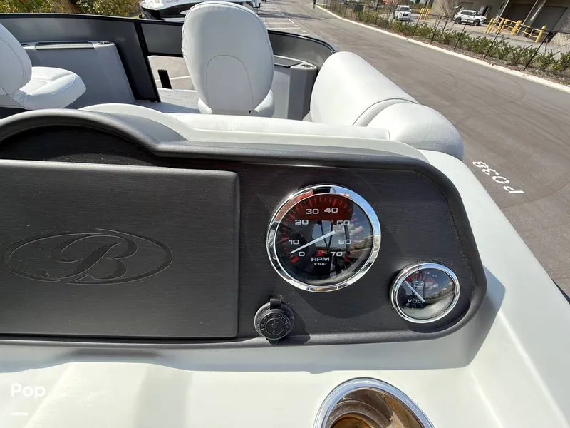 Slide: The Image of Bentley 220 FNC 2023 - 16242069