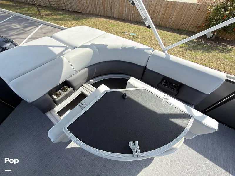 Slide: The Image of Bentley 220 FNC 2023 - 16242102