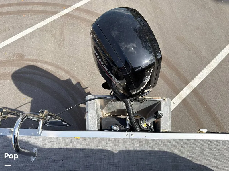 Slide: The Image of Bentley 220 FNC 2023 - 16242108