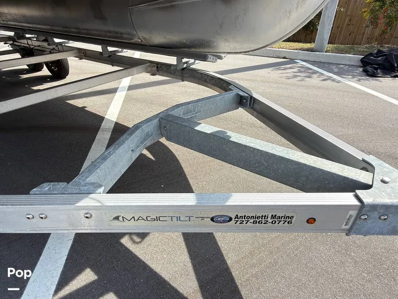 Slide: The Image of Bentley Pontoons 220 FNC 2023 - 16242147