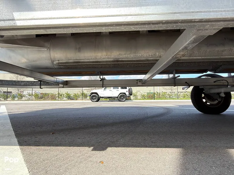 Slide: The Image of Bentley Pontoons 220 FNC 2023 - 16242159