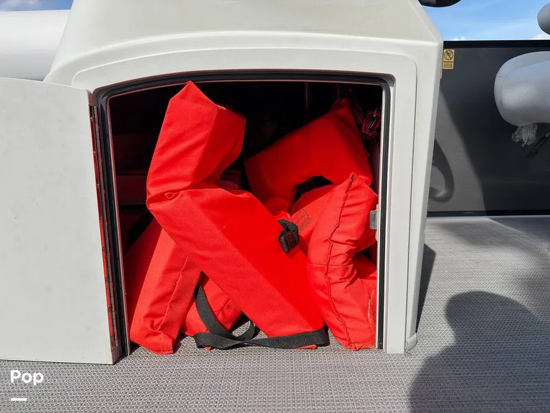 Slide: The Image of Bentley Pontoons 220 FNC 2023 - 16242164