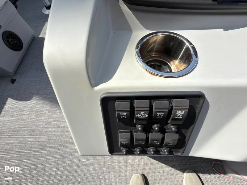 Slide: The Image of Bentley Pontoons 220 FNC 2023 - 16242070