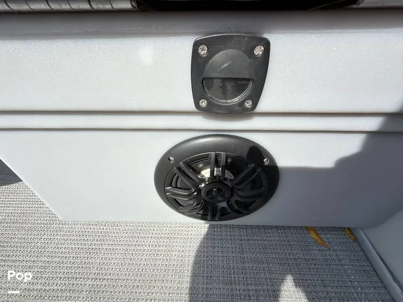 Slide: The Image of Bentley Pontoons 220 FNC 2023 - 16242095