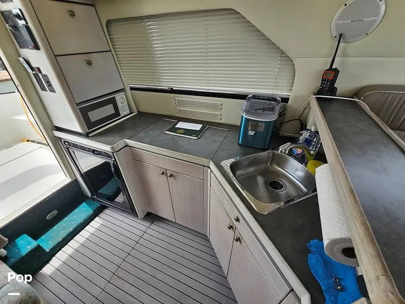 Slide: The Image of Bayliner avanti command bridge 3488 1997 - 15429145