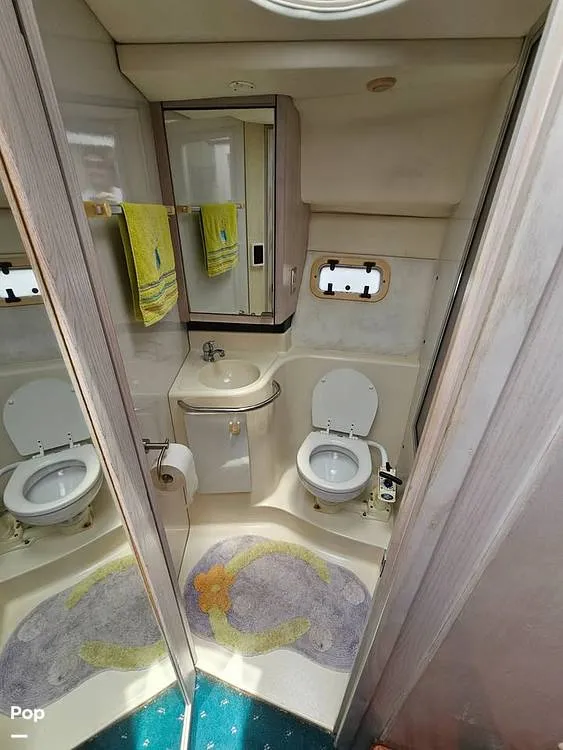 Slide: The Image of Bayliner avanti command bridge 3488 1997 - 15429140