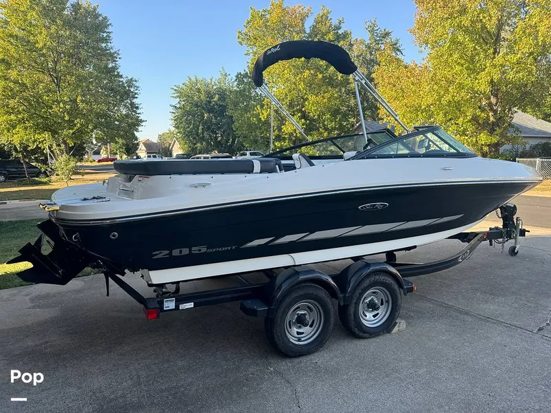 Slide: The Image of Sea Ray 205 Sport 2014 - 14772550