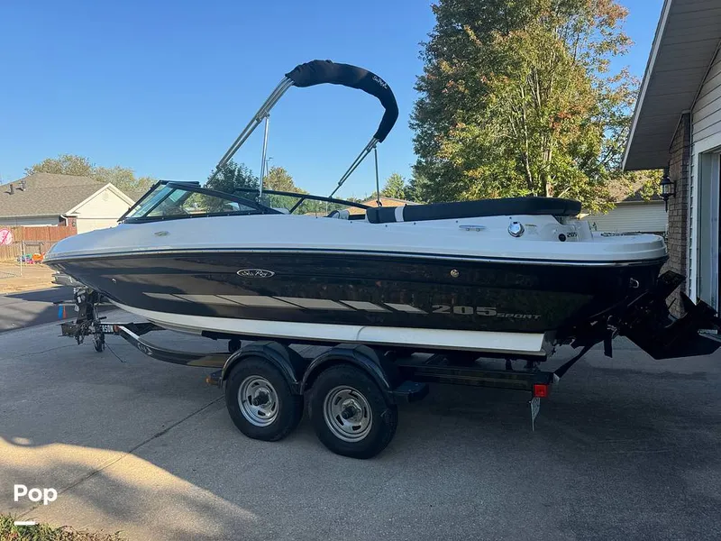 Slide: The Image of Sea Ray 205 Sport 2014 - 14772554