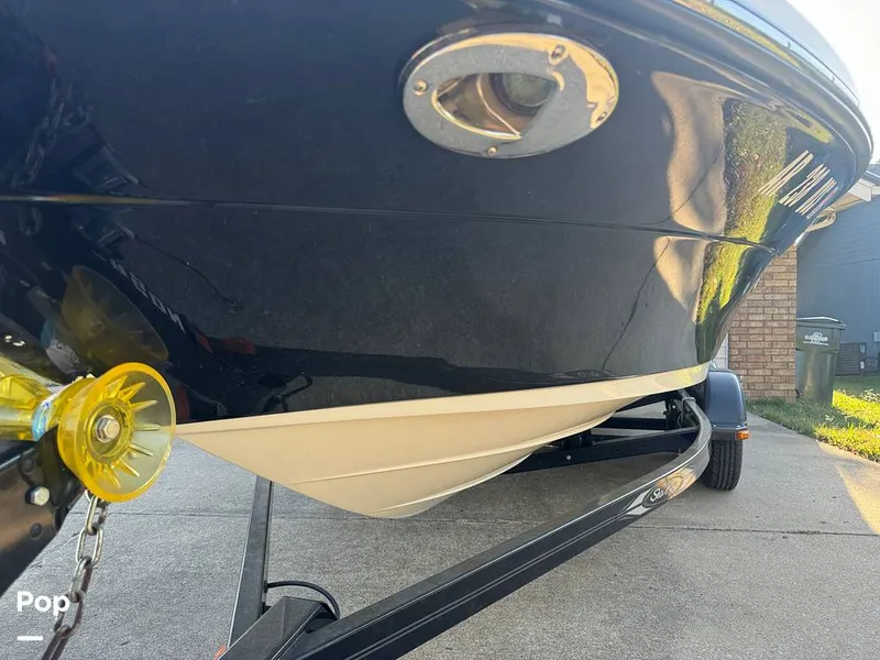 Slide: The Image of Sea Ray 205 Sport 2014 - 14772555