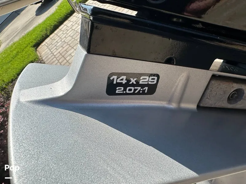 Slide: The Image of Tahoe T18 2023 - 14733359