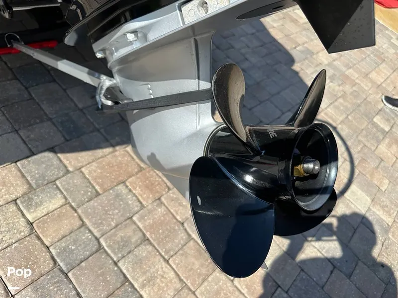 Slide: The Image of Tahoe T18 2023 - 14733360