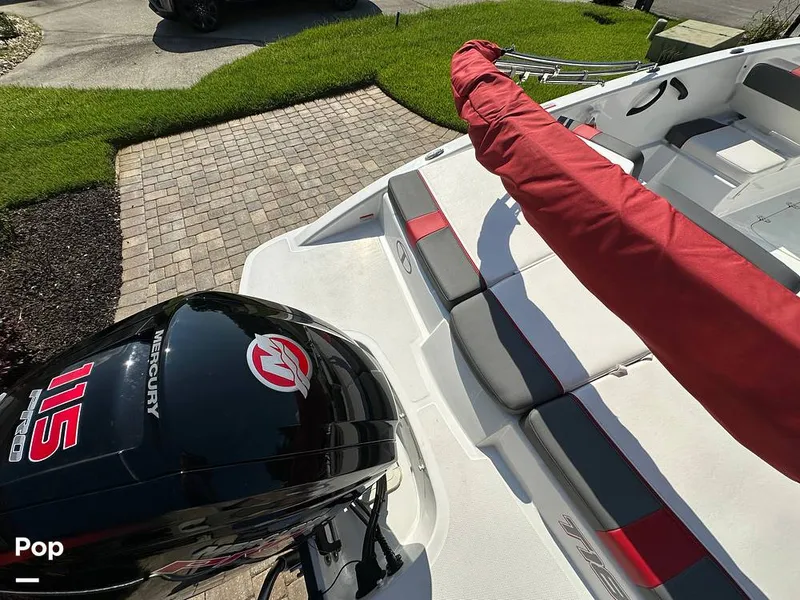 Slide: The Image of Tahoe T18 2023 - 14733385