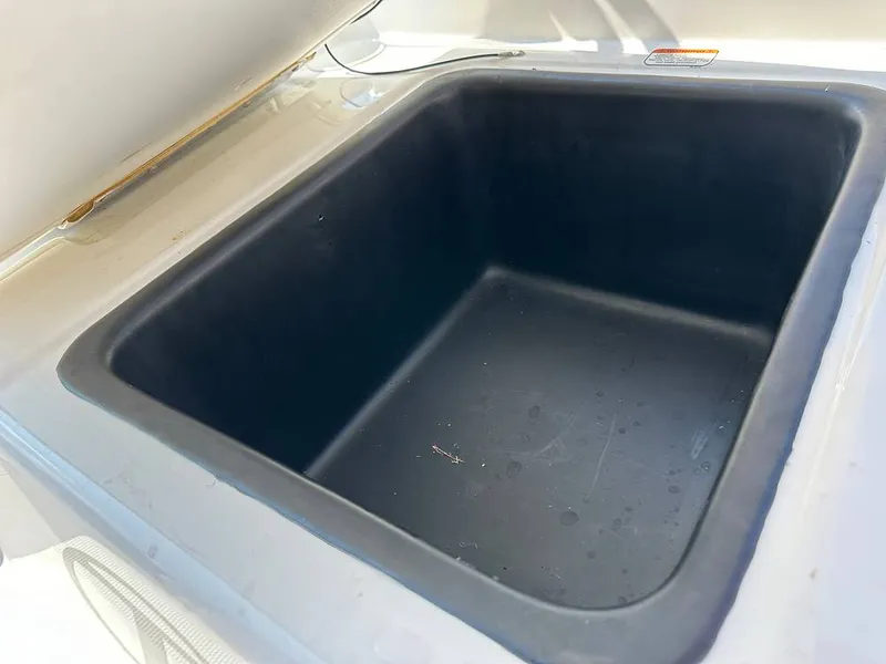 Slide: The Image of Tahoe T18 2023 - 14733392