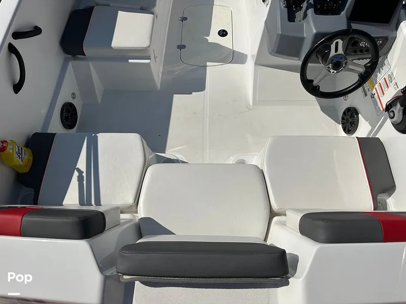 Slide: The Image of Tahoe T18 2023 - 14733394