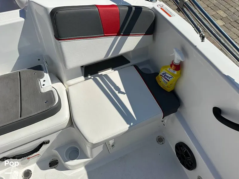 Slide: The Image of Tahoe T18 2023 - 14733399