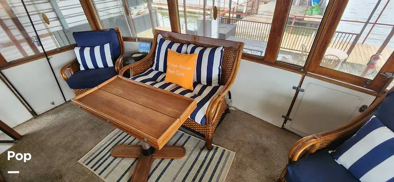 Slide: The Image of Carver Yachts 4207 Aft Cabin 1986 - 14742591