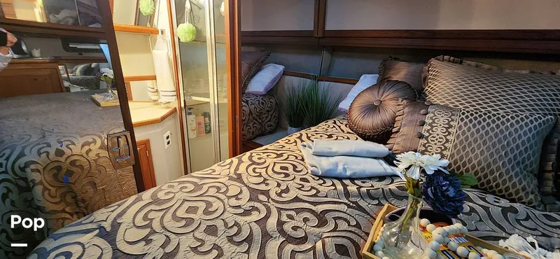 Slide: The Image of Carver Yachts 4207 Aft Cabin 1986 - 14742608