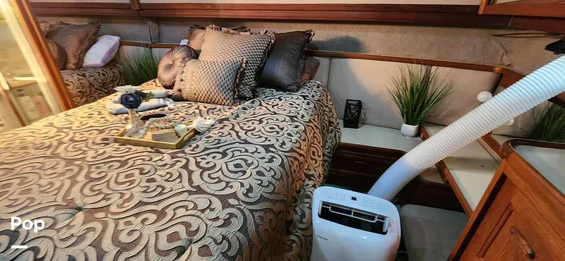 Slide: The Image of Carver Yachts 4207 Aft Cabin 1986 - 14742610