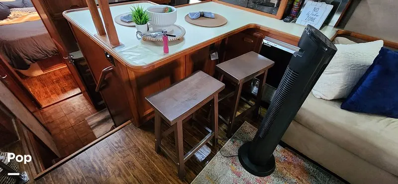 Slide: The Image of Carver Yachts 4207 Aft Cabin 1986 - 14742625